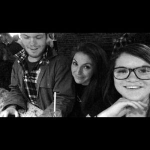 Meet your Posher, Hali